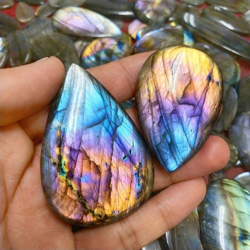 What is Labradorite