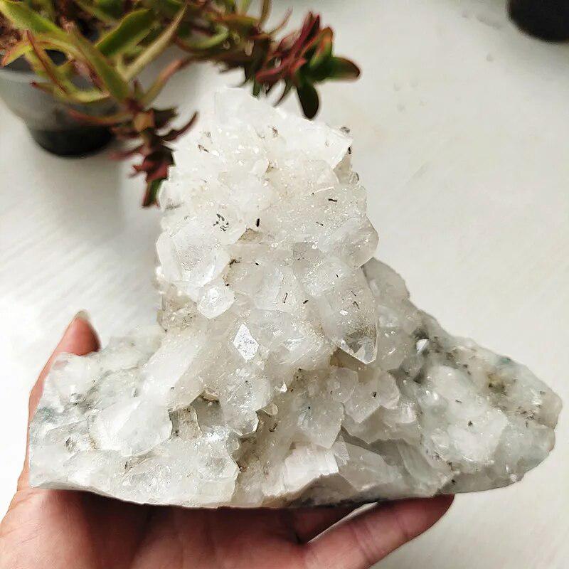 Apophyllite and Zeolite Cluster