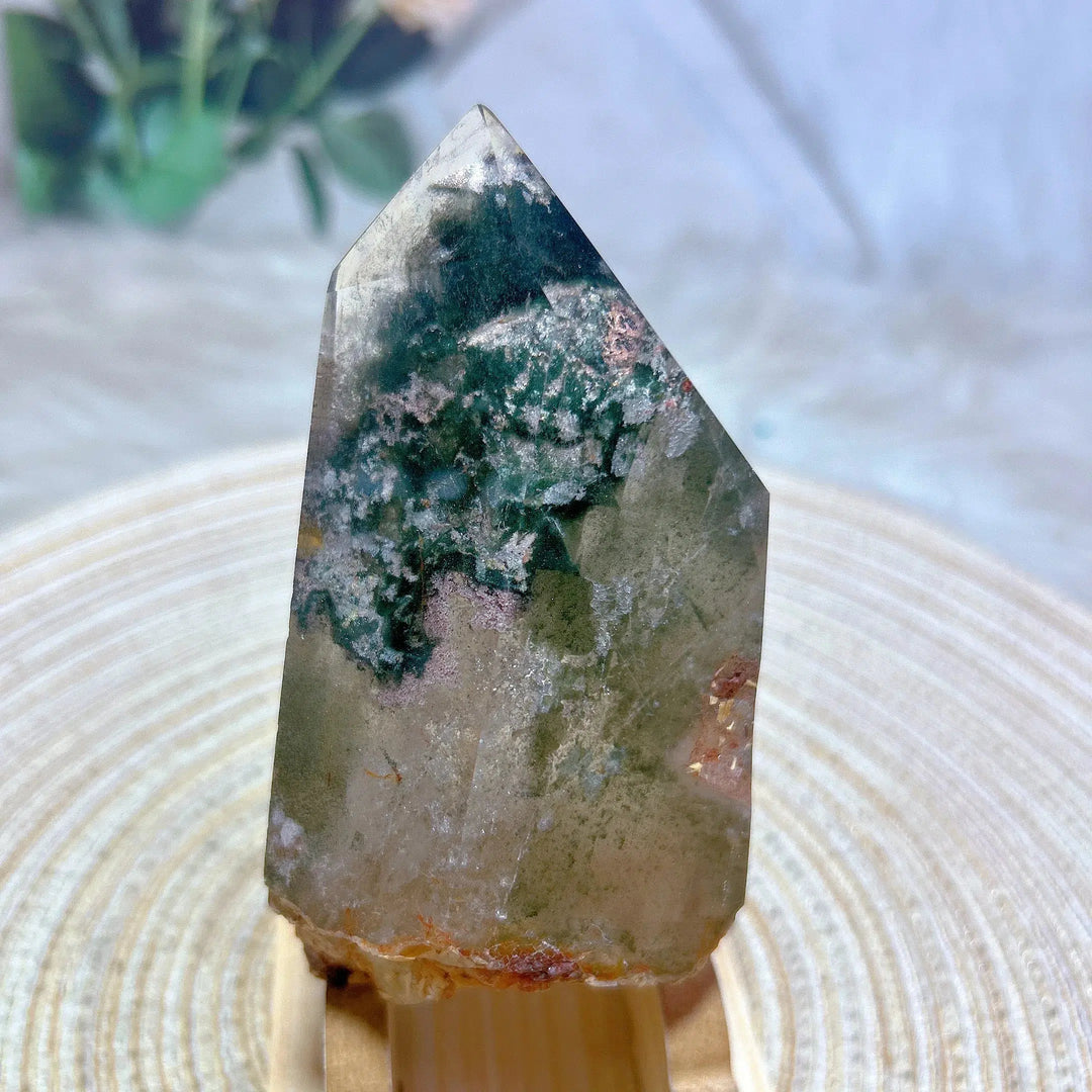 Garden Quartz Point With Rainbows