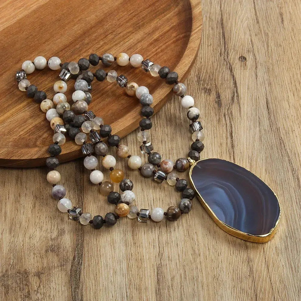 Knotted Necklace with Agate Pendant