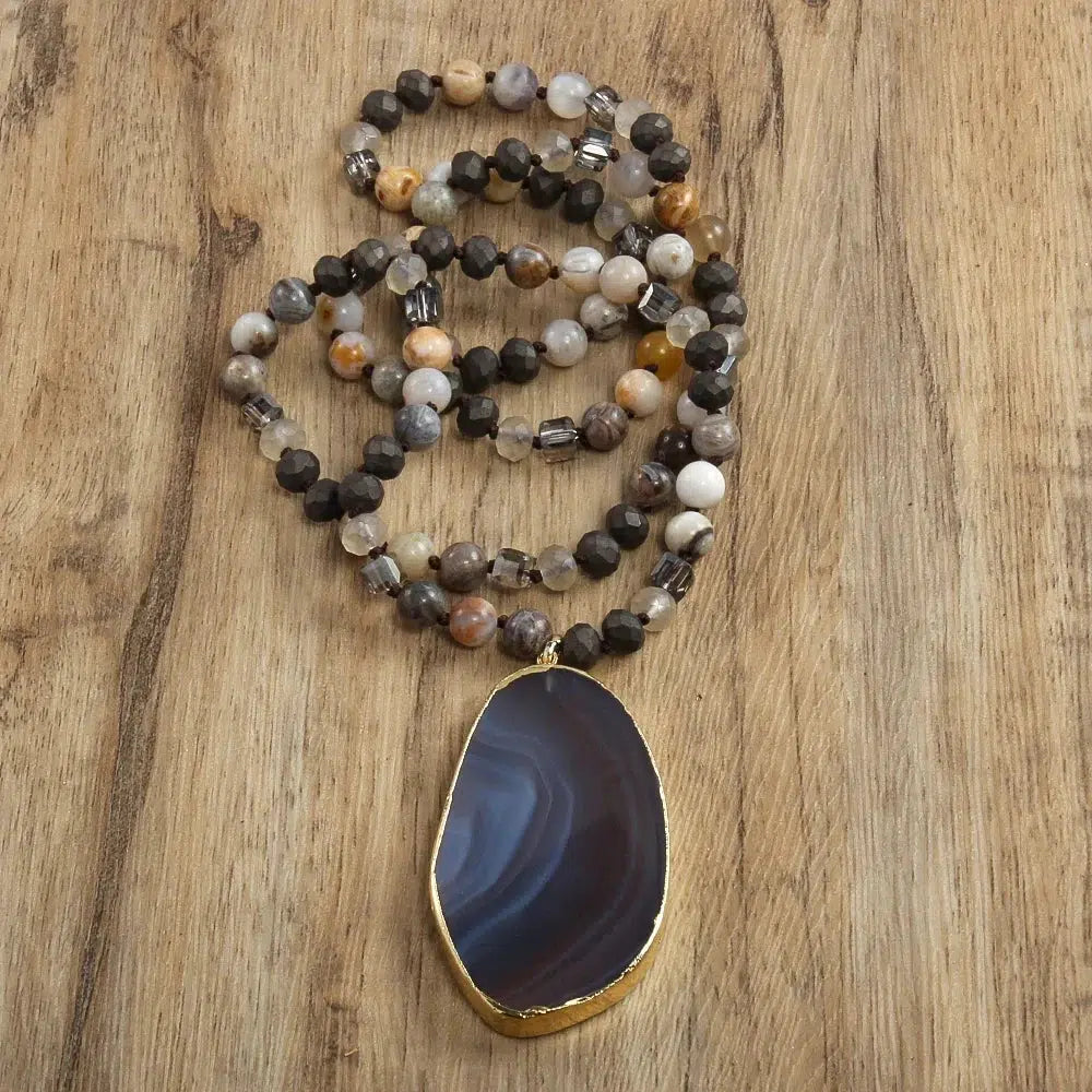 Knotted Necklace with Agate Pendant