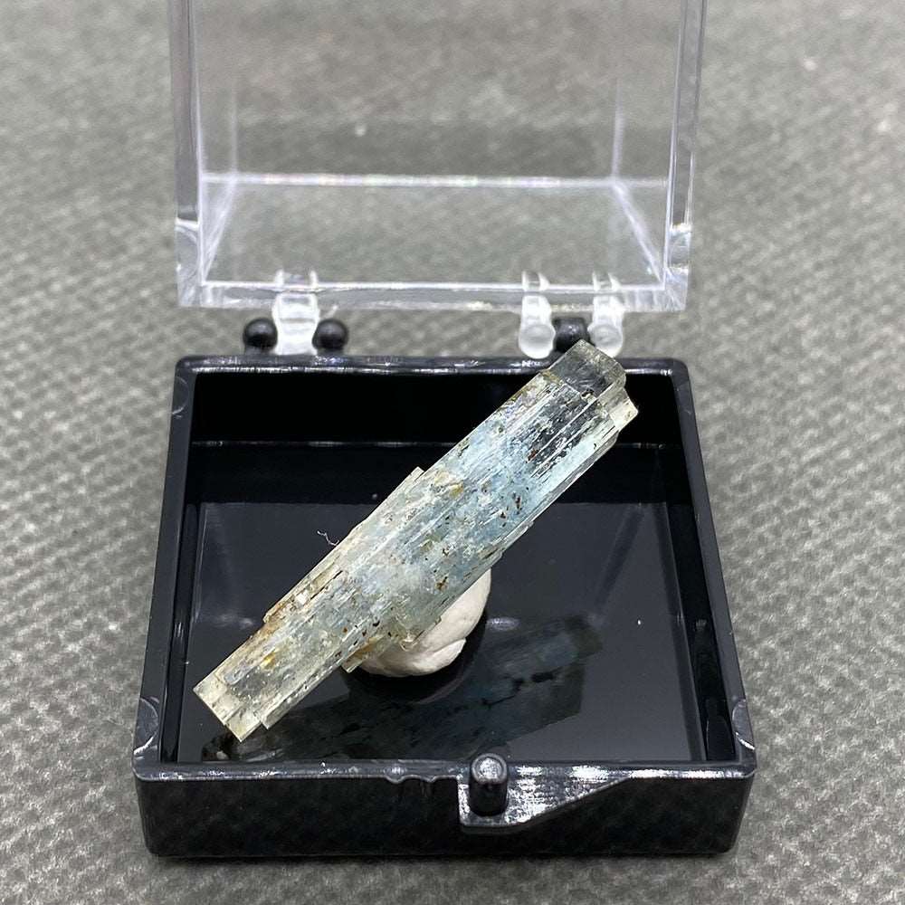 Namibian Aquamarine Crystal + box size 3.5cm #1